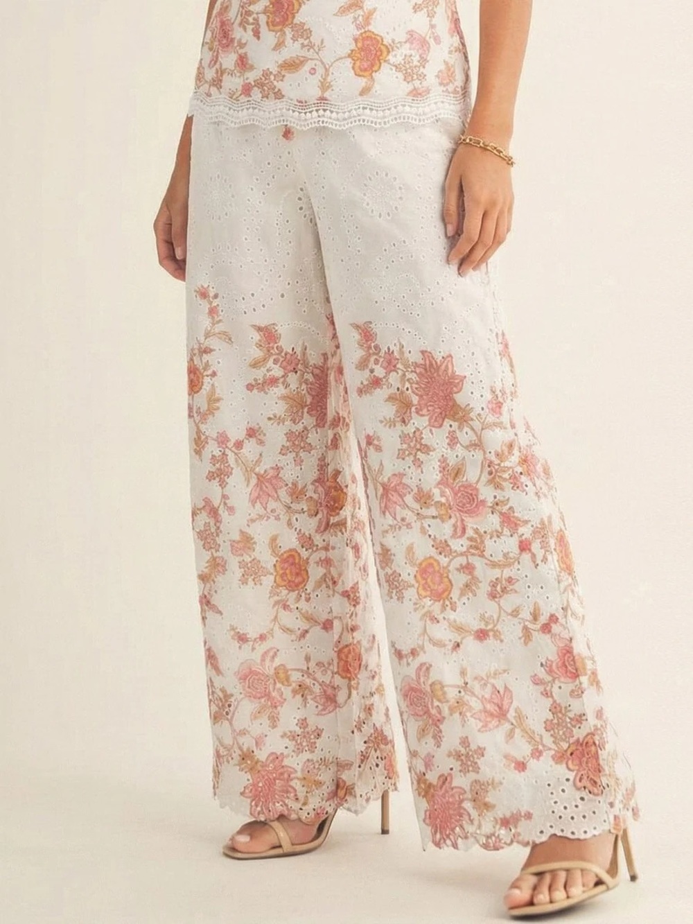 Women’s Cream Floral Wide-Leg Pant Set - Picture 4 of 4